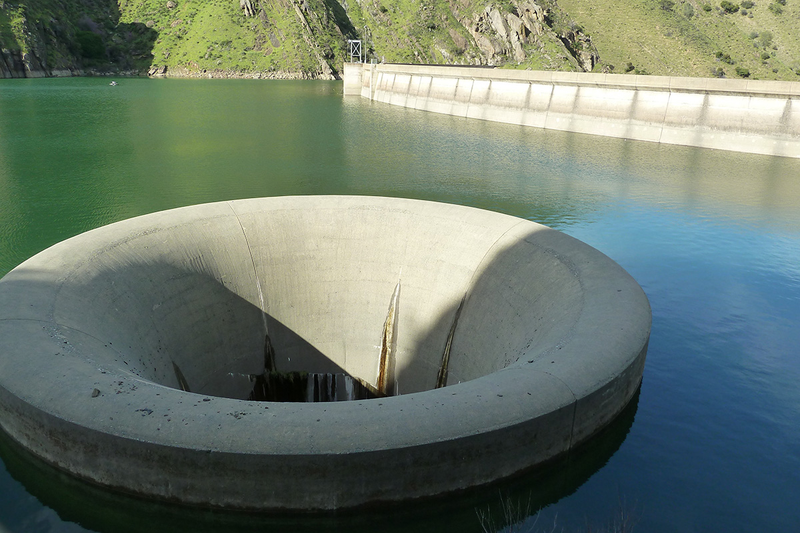 Illustration for article titled These 21 Enormous Man Made Holes Will Give You Vertigo